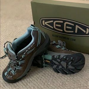 Keen waterproof Targhee II Size 8.5 hiking Boots